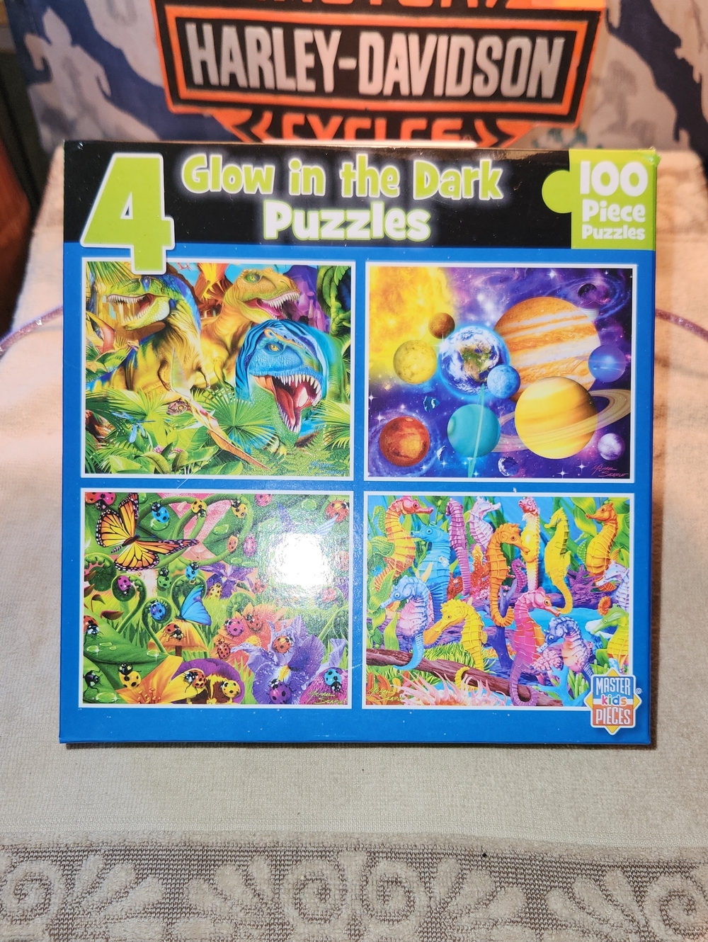 Master Pieces Glow In The Dark Puzzles